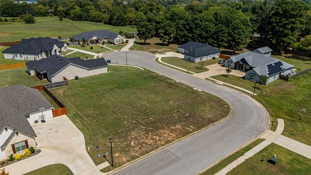 585 Imagine Drive, Lindale, TX 75771