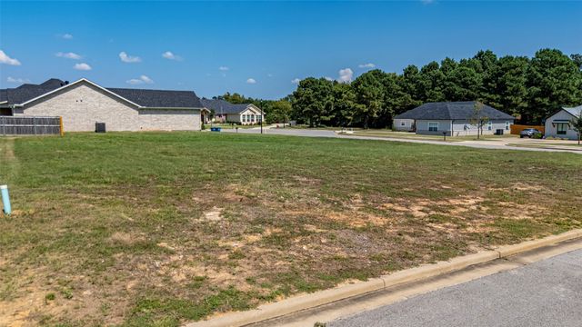 585 Imagine Drive, Lindale, TX 75771