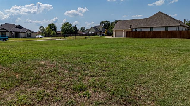 585 Imagine Drive, Lindale, TX 75771