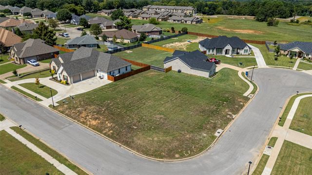 585 Imagine Drive, Lindale, TX 75771