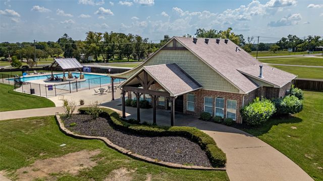 585 Imagine Drive, Lindale, TX 75771