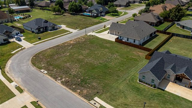 585 Imagine Drive, Lindale, TX 75771