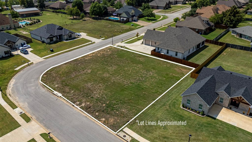585 Imagine Drive, Lindale, TX 75771