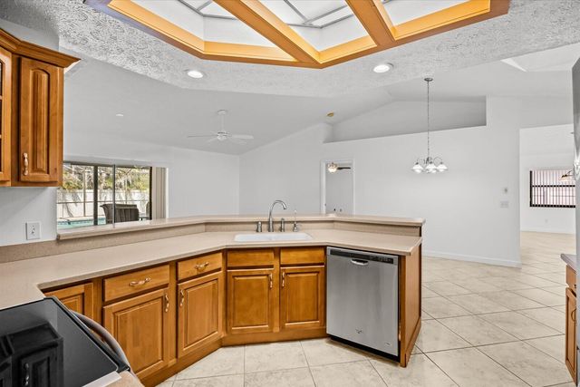 2126 SW TRENTON Lane, Port St. Lucie, Port St Lucie, FL 34984