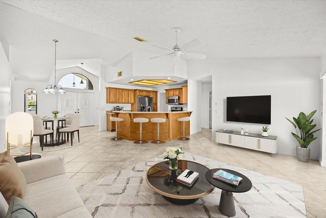 2126 SW TRENTON Lane, Port St. Lucie, Port St Lucie, FL 34984