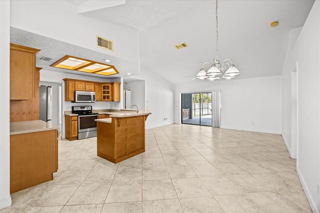 2126 SW TRENTON Lane, Port St. Lucie, Port St Lucie, FL 34984