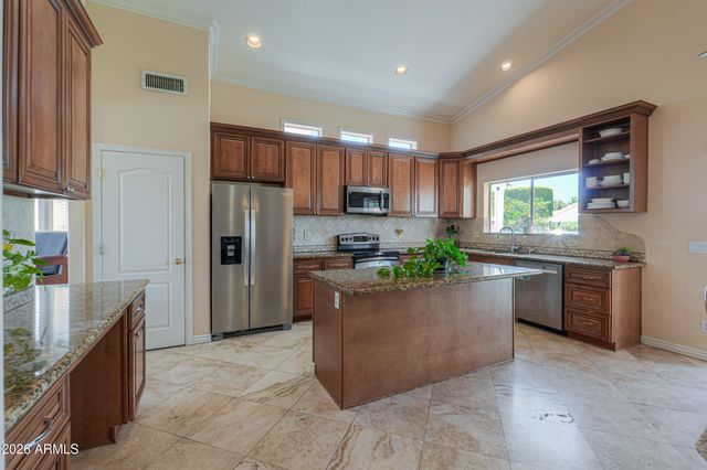 821 W RAWHIDE Avenue, Gilbert, AZ 85233