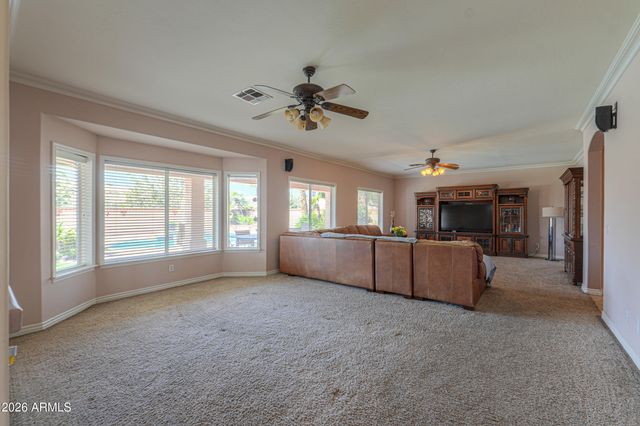821 W RAWHIDE Avenue, Gilbert, AZ 85233