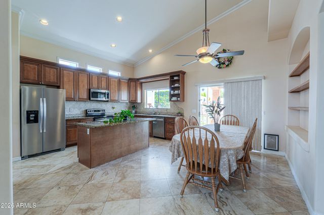 821 W RAWHIDE Avenue, Gilbert, AZ 85233