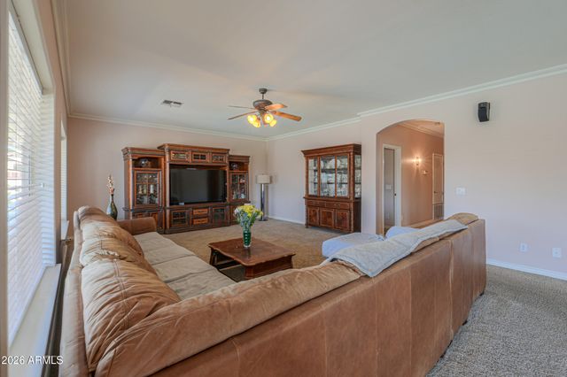 821 W RAWHIDE Avenue, Gilbert, AZ 85233