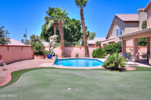 821 W RAWHIDE Avenue, Gilbert, AZ 85233