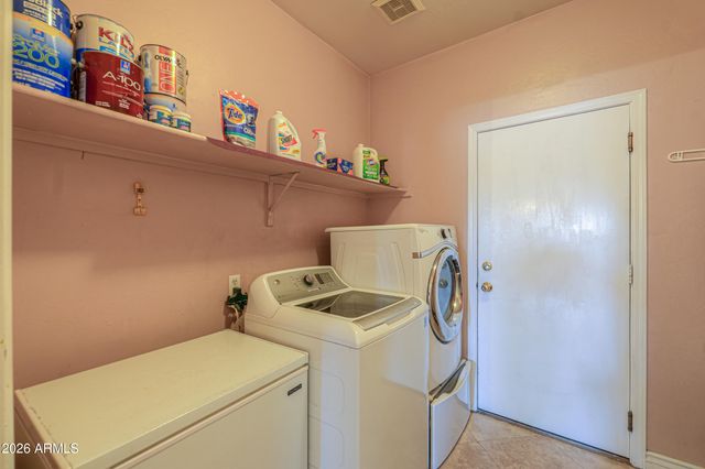 821 W RAWHIDE Avenue, Gilbert, AZ 85233