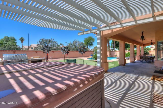 821 W RAWHIDE Avenue, Gilbert, AZ 85233