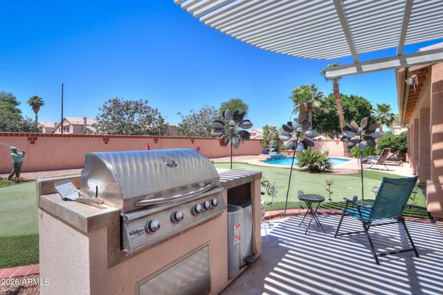 821 W RAWHIDE Avenue, Gilbert, AZ 85233