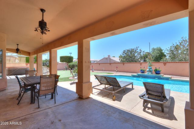 821 W RAWHIDE Avenue, Gilbert, AZ 85233