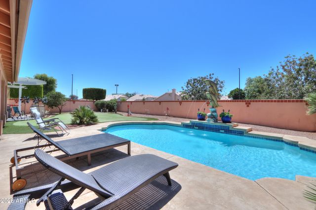 821 W RAWHIDE Avenue, Gilbert, AZ 85233