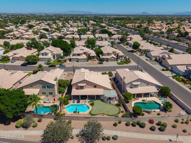 821 W RAWHIDE Avenue, Gilbert, AZ 85233