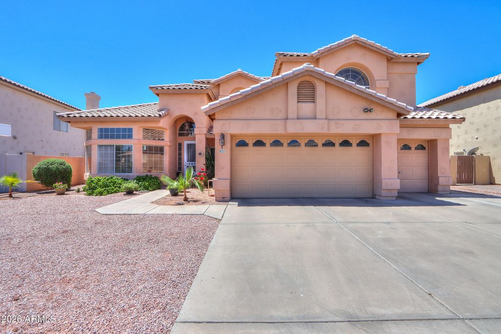821 W RAWHIDE Avenue, Gilbert, AZ 85233