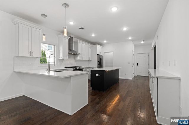 390 Pascack Road, Twp Of Washington, NJ 07676