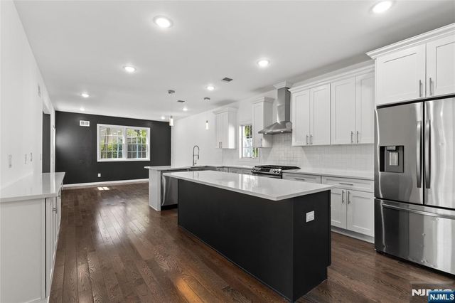 390 Pascack Road, Twp Of Washington, NJ 07676