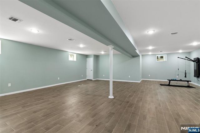 390 Pascack Road, Twp Of Washington, NJ 07676