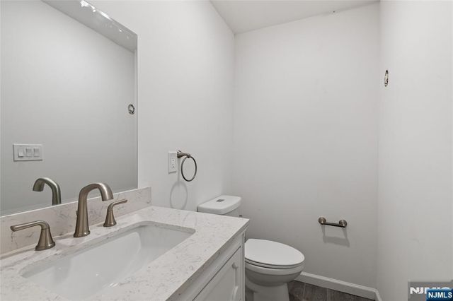 390 Pascack Road, Twp Of Washington, NJ 07676