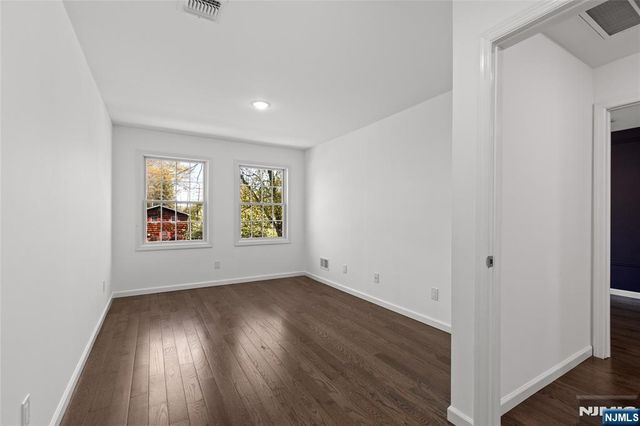 390 Pascack Road, Twp Of Washington, NJ 07676