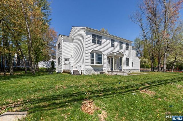 390 Pascack Road, Twp Of Washington, NJ 07676