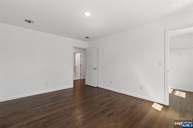 390 Pascack Road, Twp Of Washington, NJ 07676