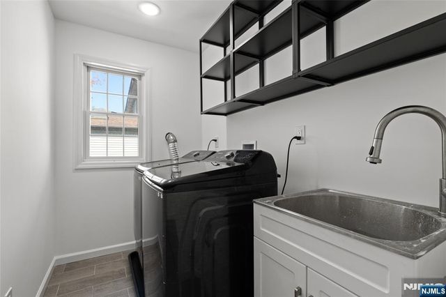 390 Pascack Road, Twp Of Washington, NJ 07676