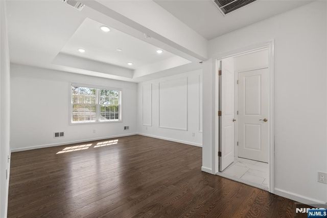 390 Pascack Road, Twp Of Washington, NJ 07676