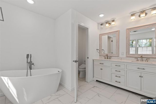 390 Pascack Road, Twp Of Washington, NJ 07676