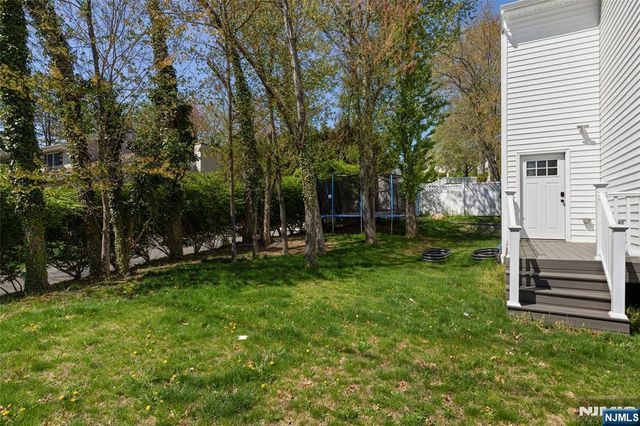 390 Pascack Road, Twp Of Washington, NJ 07676