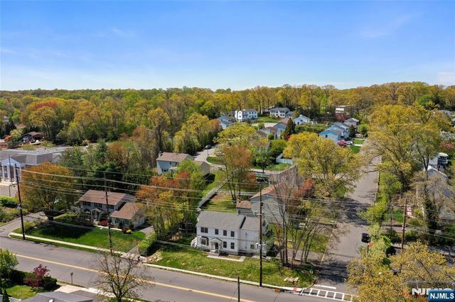 390 Pascack Road, Twp Of Washington, NJ 07676