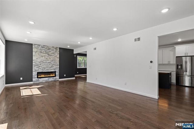 390 Pascack Road, Twp Of Washington, NJ 07676