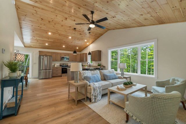 5 Garmish Drive, New Durham, NH 03855