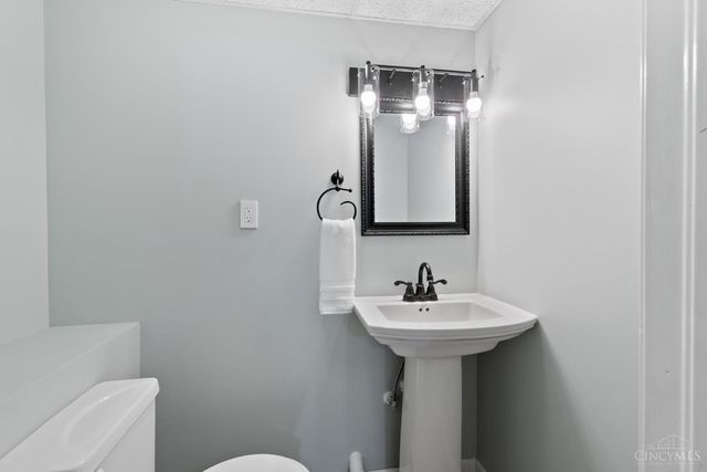 19 Bobwhite Court, Pierce Twp, OH 45102