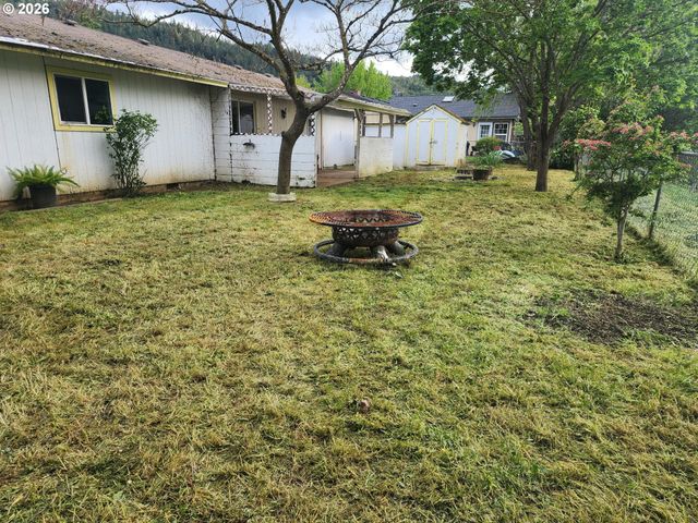 271 DONALD Ter, Myrtle Creek, OR 97457