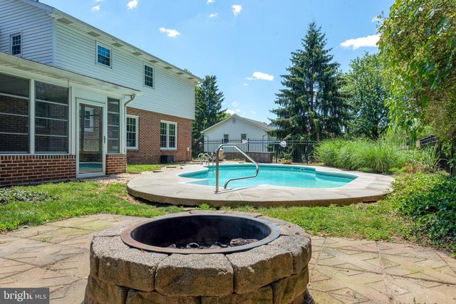 429 PAWNEE DR, Mechanicsburg, PA 17050