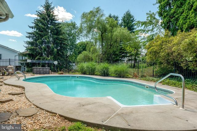 429 PAWNEE DR, Mechanicsburg, PA 17050