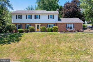 429 PAWNEE DR, Mechanicsburg, PA 17050