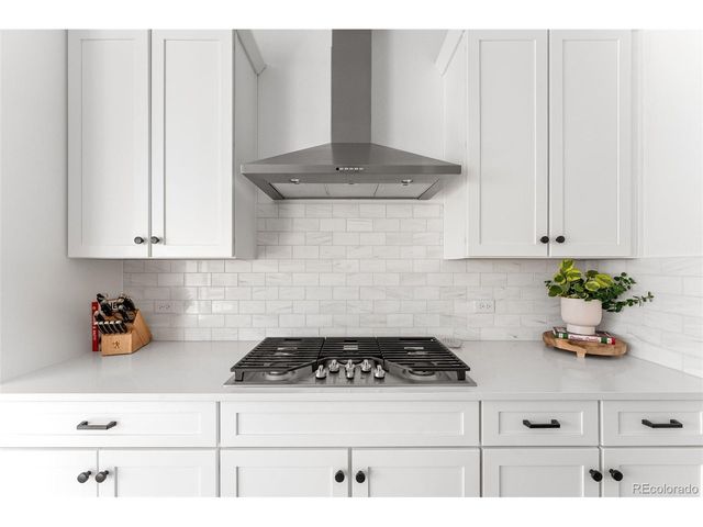 7281 S Vandriver Way, Aurora, CO 80016