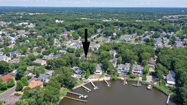 19 Robbins Street, Brick, NJ 08724
