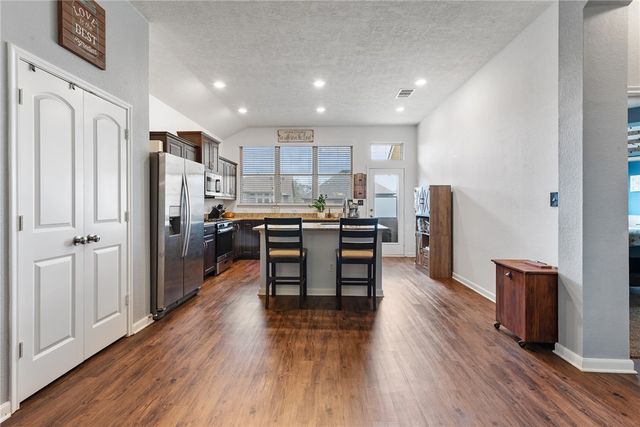 2111 Naples Way, Bryan, TX 77808