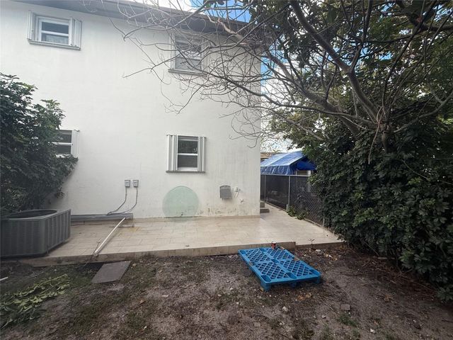 7325 SW 22 Street A, Miami, FL 33122