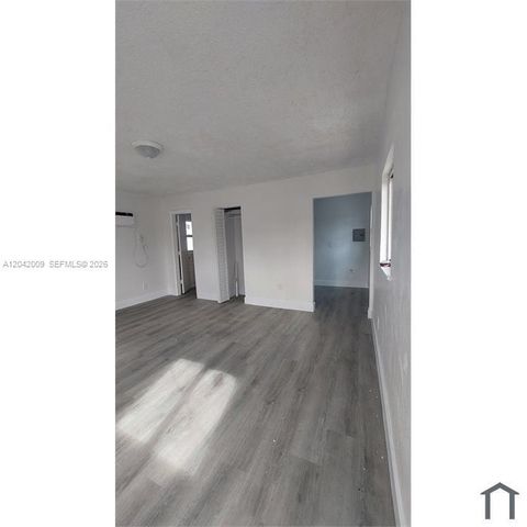 2927 NW 60th St, Miami, FL 33142