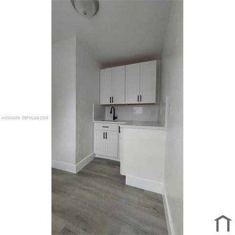 2927 NW 60th St, Miami, FL 33142