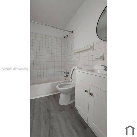 2927 NW 60th St, Miami, FL 33142
