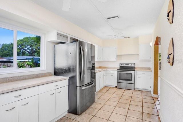 779 BAYOU BLVD S, St Petersburg, FL 33705