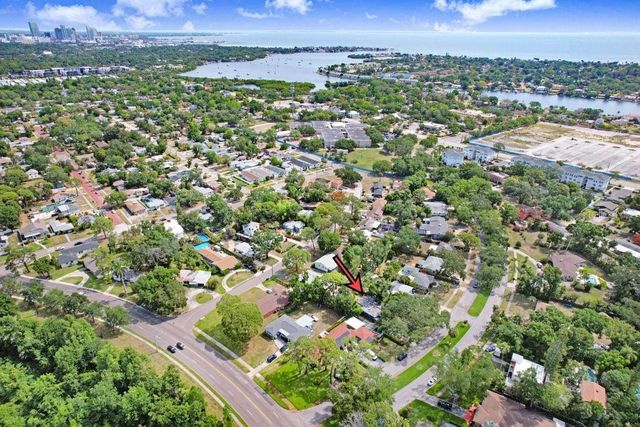 779 BAYOU BLVD S, St Petersburg, FL 33705